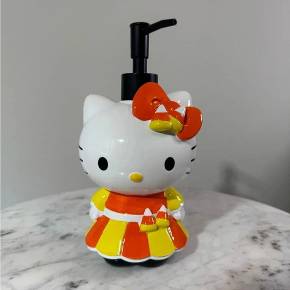Hello Kitty Halloween Bathroom Decor Bundle - NWT - Picture 3 of 4